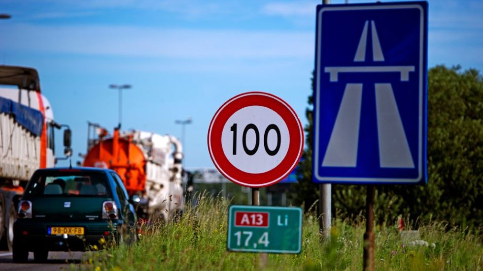 Na avtocestah omejitev 100 km/h