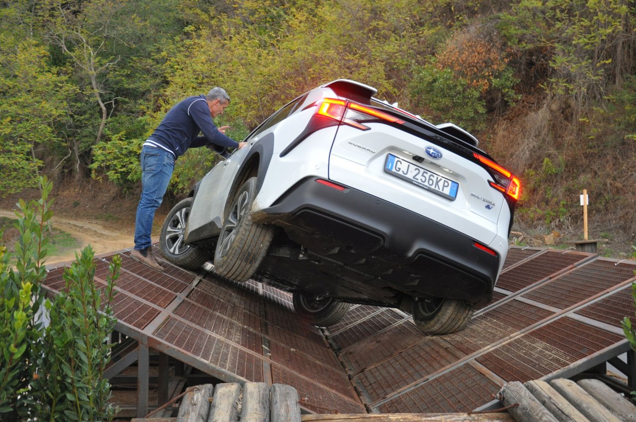 Subarujev električar na terenu ne razočara Subarujev električar na terenu ne razočara