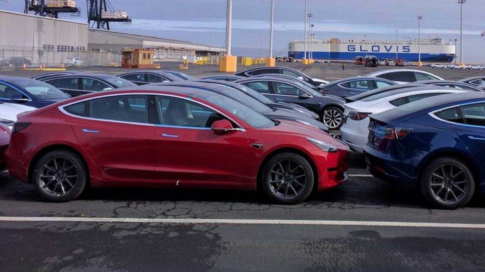 Dva izmed treh prodanih avtomobilov poganja elektrika