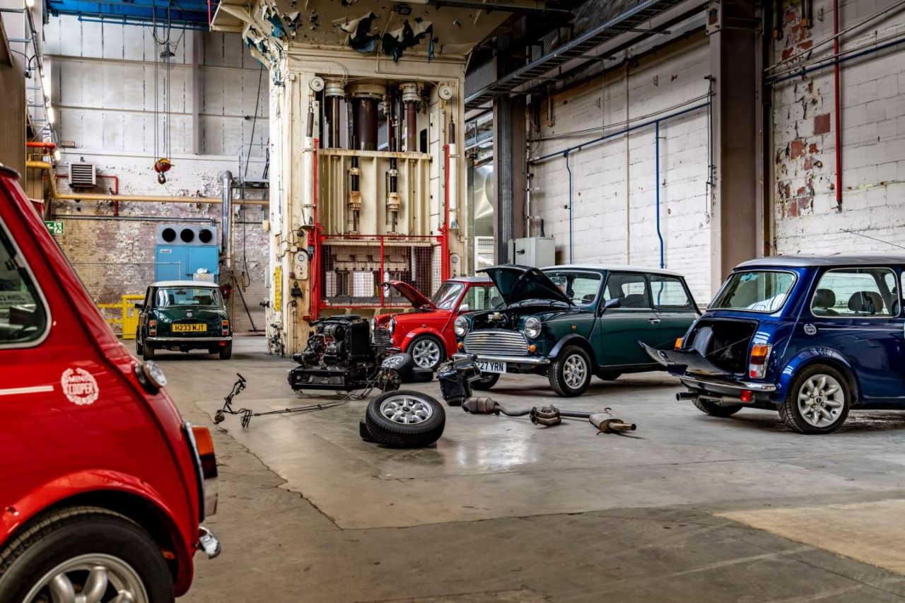 Mini bo klasičnim modelom vgradil električni pogon