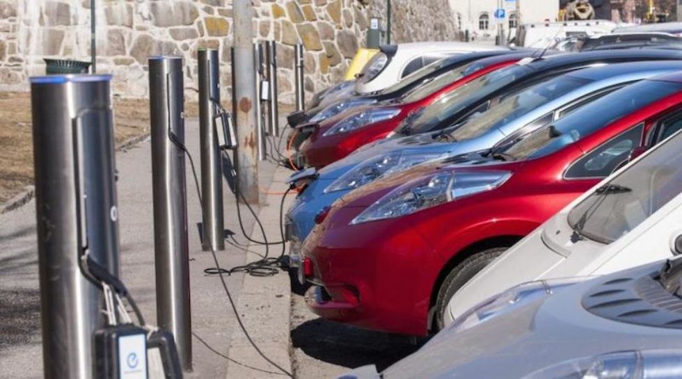 Za več kot polovico bo naslednji avto električen