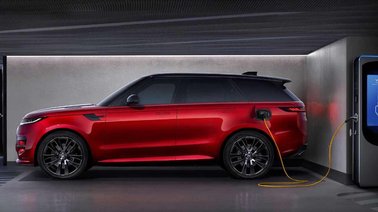 Za zdaj tudi V8 motor, če dve leti že elektrika Za zdaj tudi V8 motor, če dve leti že elektrika