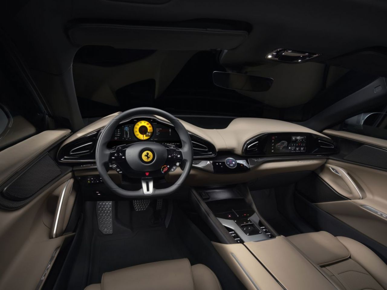 Čistokrvni Ferrarijev SUV z V12 Čistokrvni Ferrarijev SUV z V12