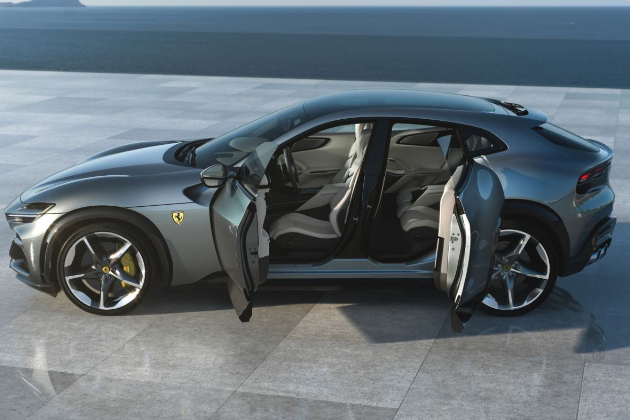 Čistokrvni Ferrarijev SUV z V12 Čistokrvni Ferrarijev SUV z V12