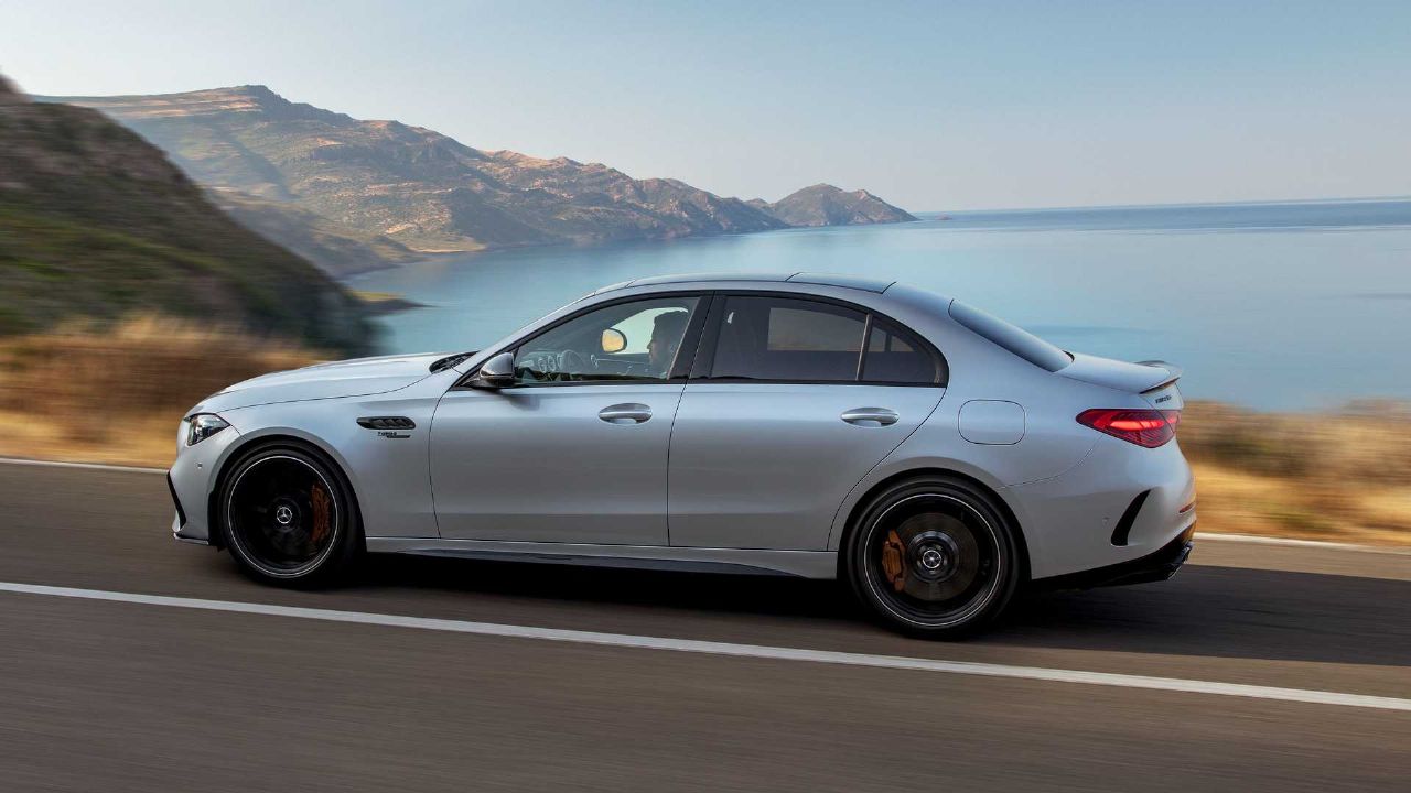 Pobesneli hibridni turbo štirivaljnik Pobesneli hibridni turbo štirivaljnik