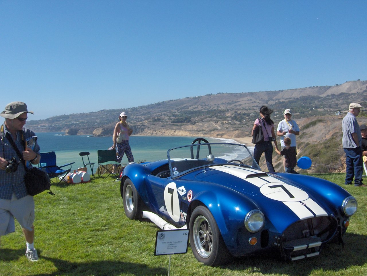Shelby Cobra je zagotovo najbolj prepoznavna in kultna Shelbyjeva kreacija. Najbolj nora je bila Super Snake različica z 7-litrskim V8 in dvema kompresorjema.