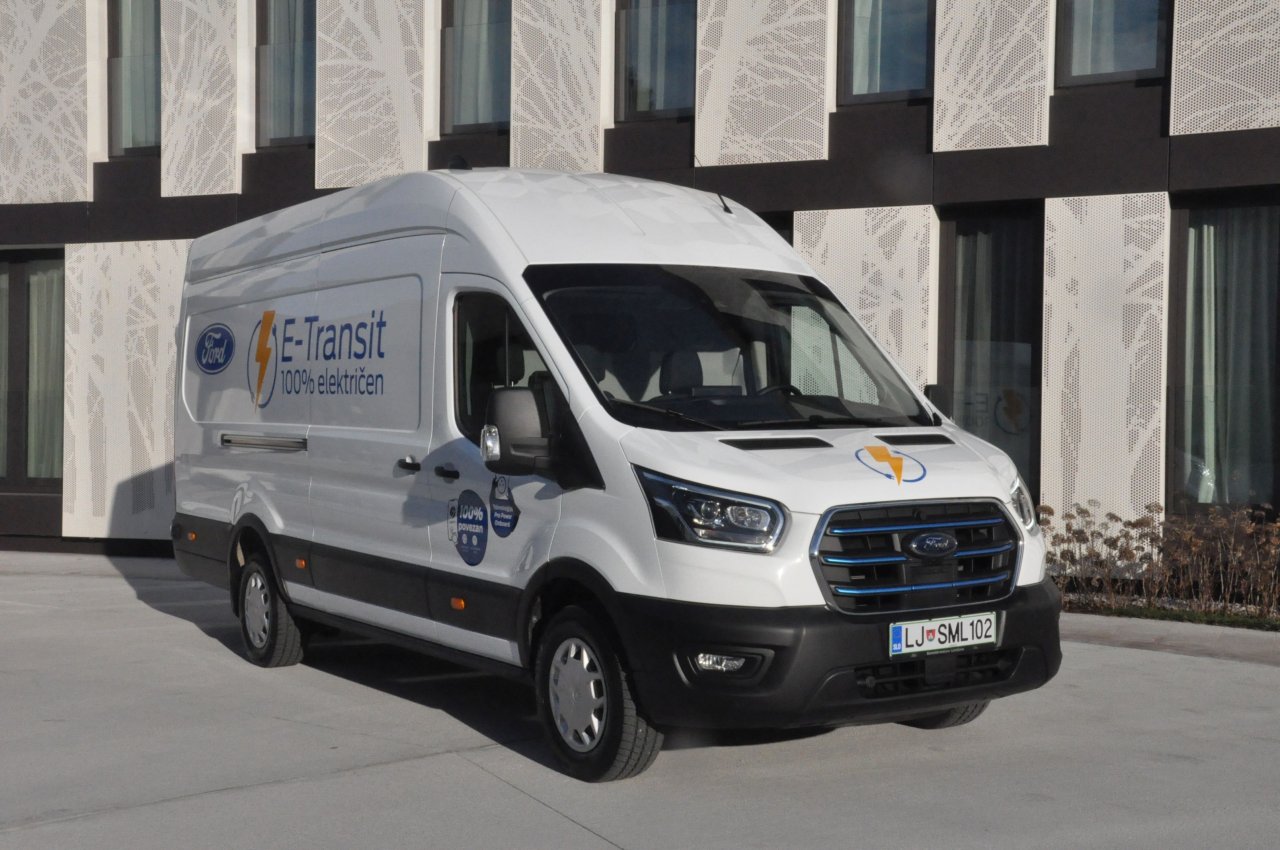 Prvi koraki v poslovno električno prihodnost Prvi koraki v poslovno električno prihodnost