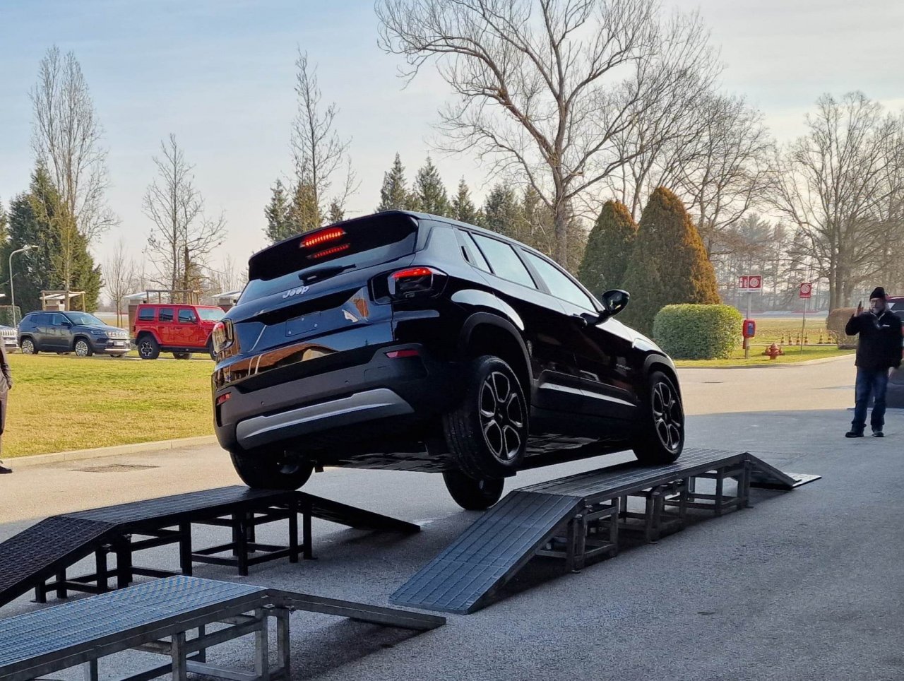 Sto odstotkov Jeepa v štirih metrih z električnim pogonom
