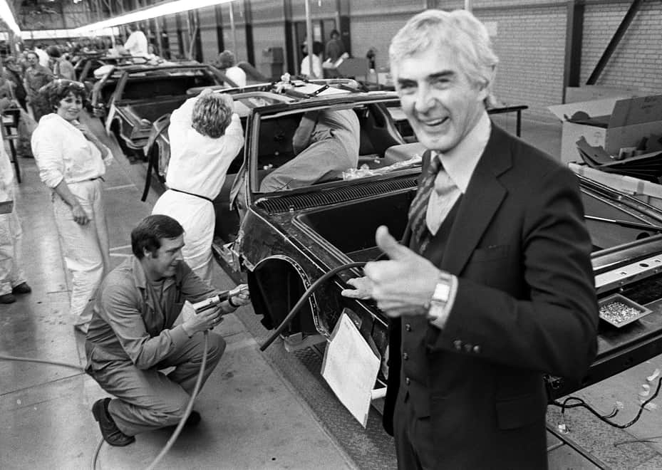 John DeLorean je imel velike načrte s tovarno na severnem Irskem. A avto ni šel v prodajo, potem pa se je zapletel še v prodajo mamil.