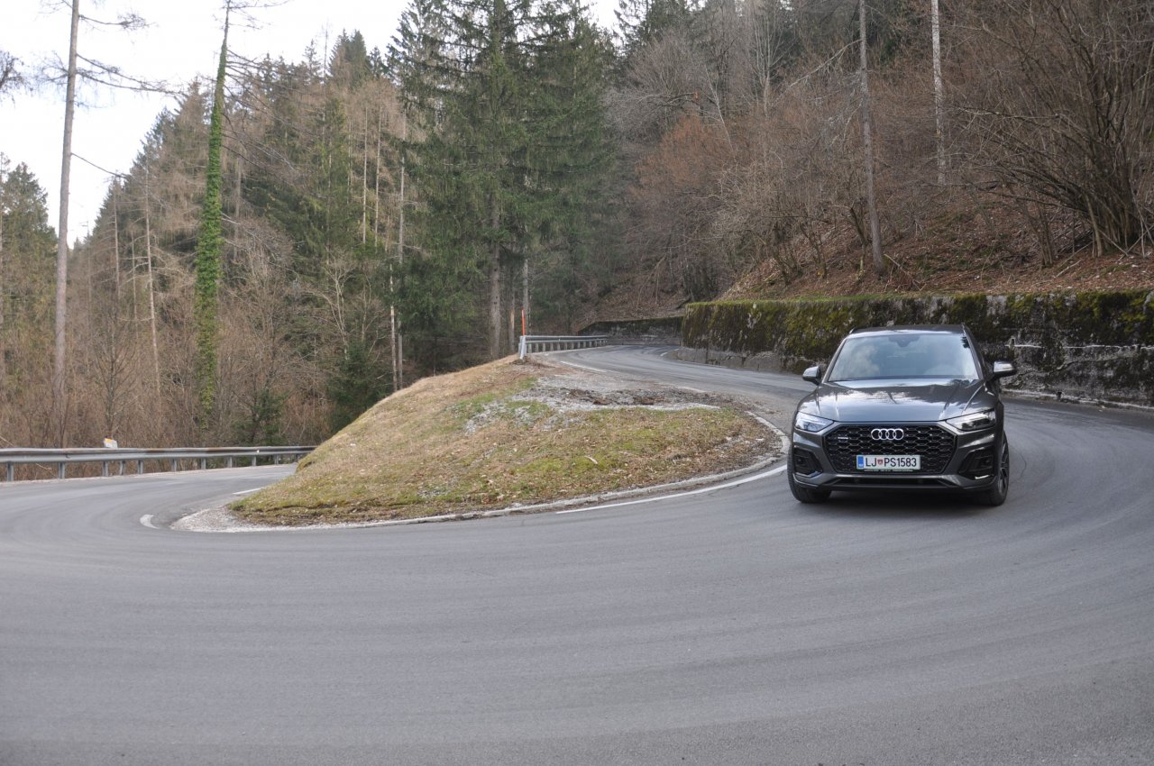 Z Bleda do Ajdovščine po asfaltu, makadamu in zasneženi cesti