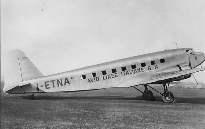 Fiatu niso bila tuja niti potniška letala. G.18 je prvič poletel marca 1935 za letalsko družbo, ki je bila v lasti - Fiata.