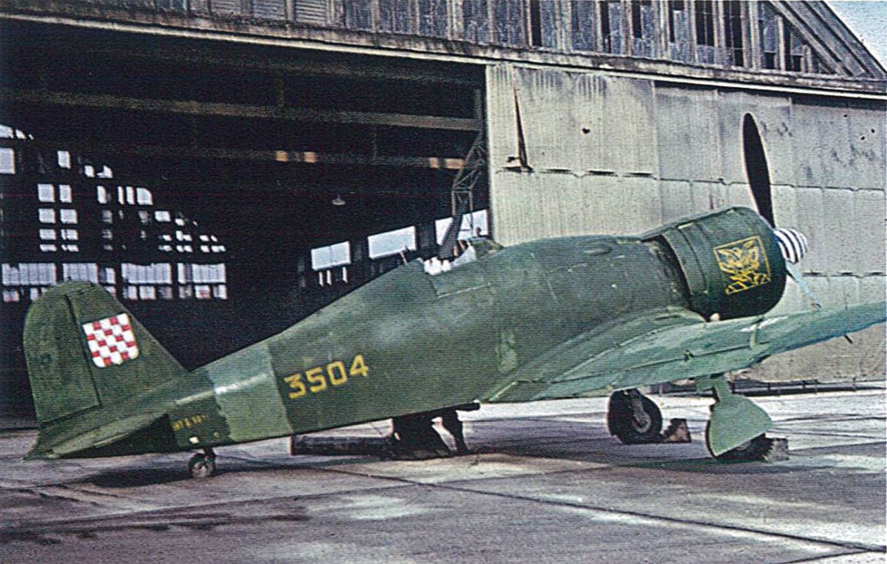 Fiat G.50 v oznakah NDH leta 1944.