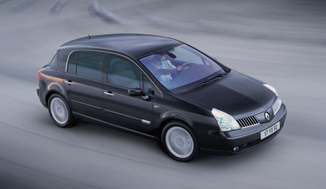 Renault je Avantima postavil kot enega od treh stebrov napada na nemške premium modele, druga sva sta bila četrta generacija Espacea in prestižna limuzina Vel Satis (na sliki).