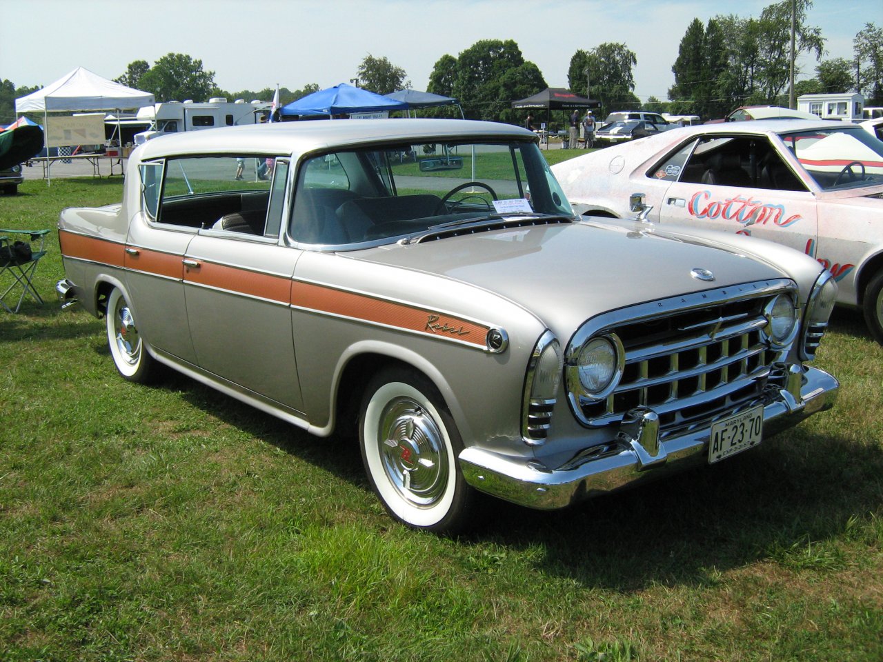 AMC Rambler Rebel je bil 1957 na voljo z Electrojectorjev, a zaradi tehničnih težav je bilo z njim opremljenih le nekaj prototipov.