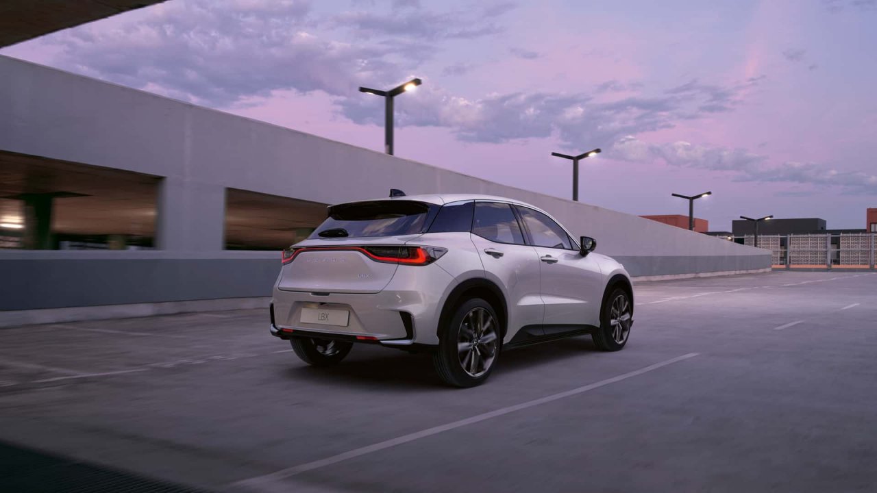Ko Toyota Yaris Cross postane premijski avto