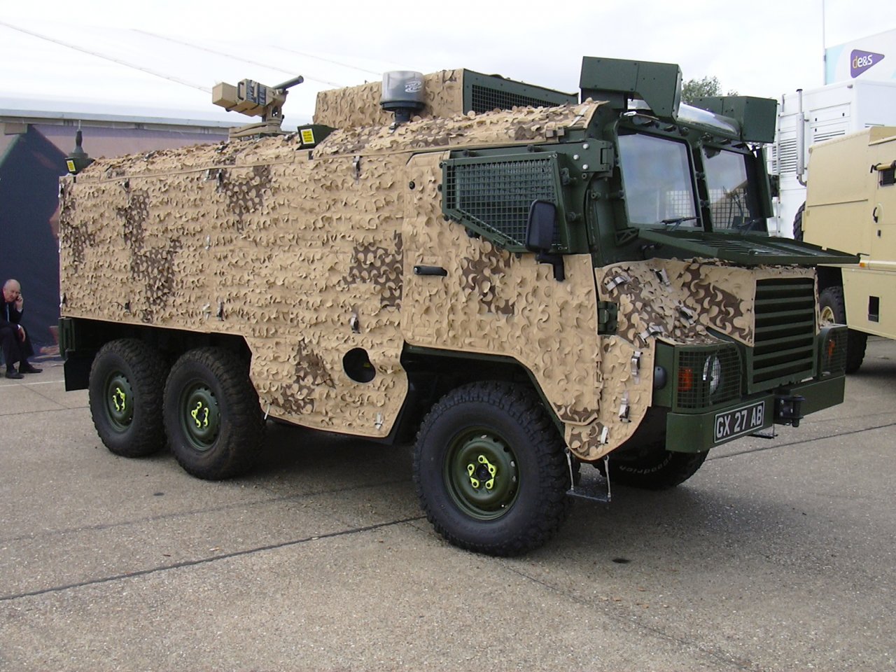 Britanski oklepljeni Pinzgauer Vector.