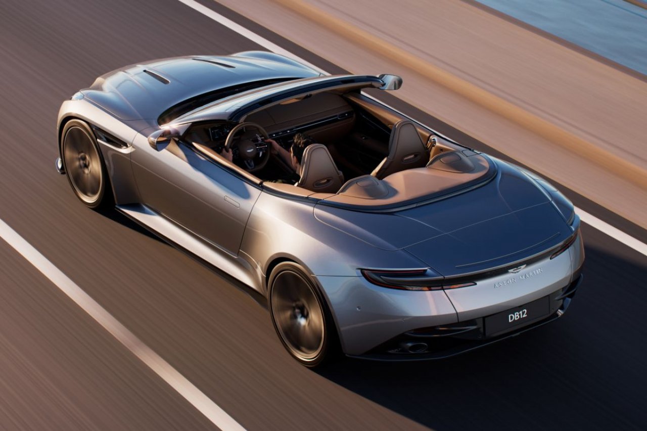 Aston, streha in Martin Aston, streha in Martin