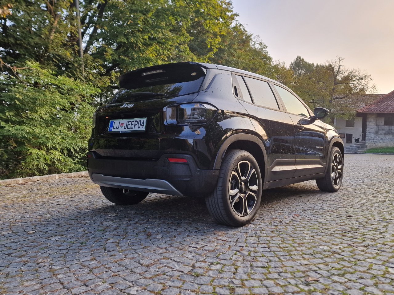 Prvi električni Jeep se na asfaltu dobro obnese