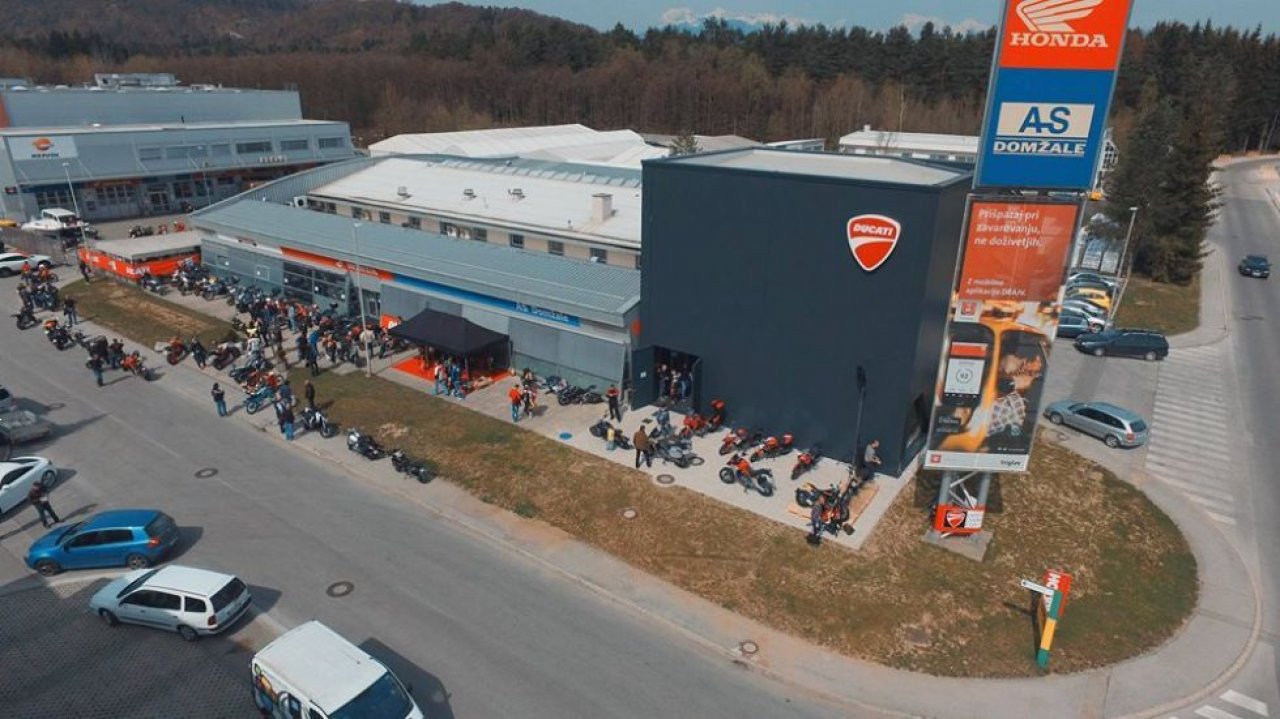 Piknik s Hondami in Ducatiji