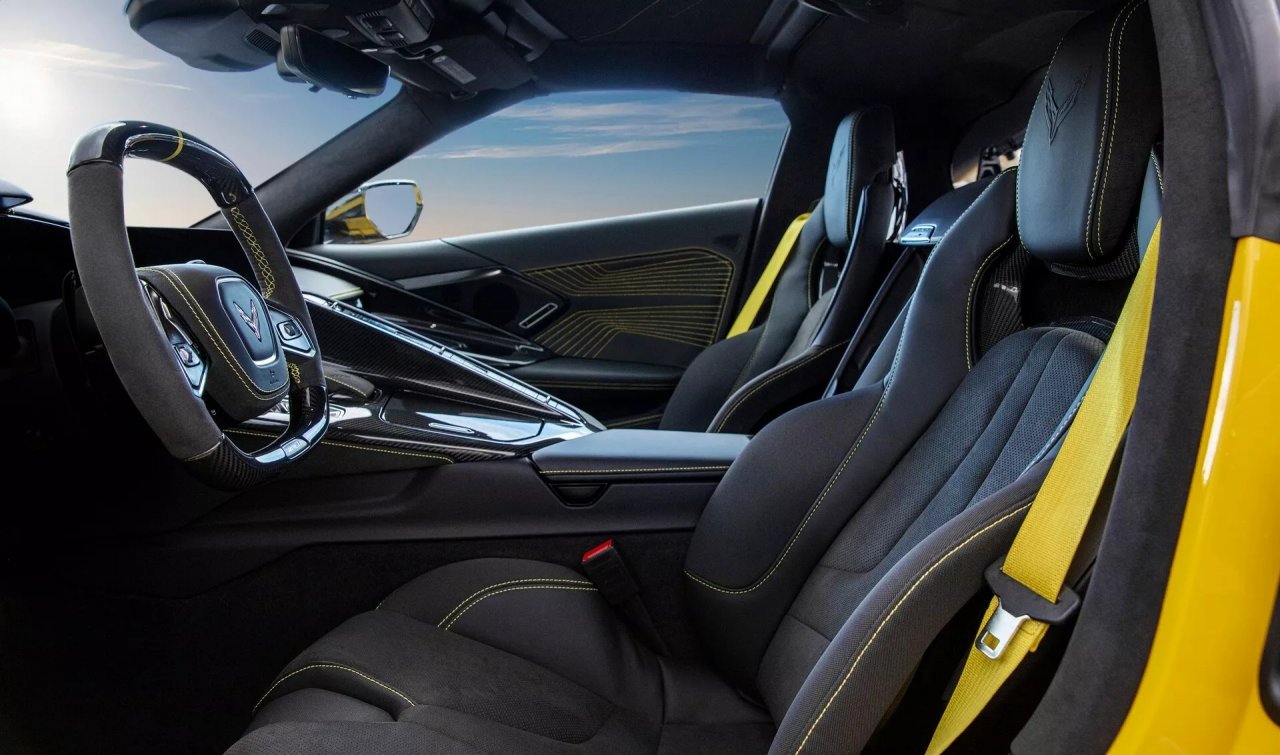 Corvette ZR1 je nazaj in ima več moči kot Bugatti Veyron Corvette ZR1 je nazaj in ima več moči kot Bugatti Veyron