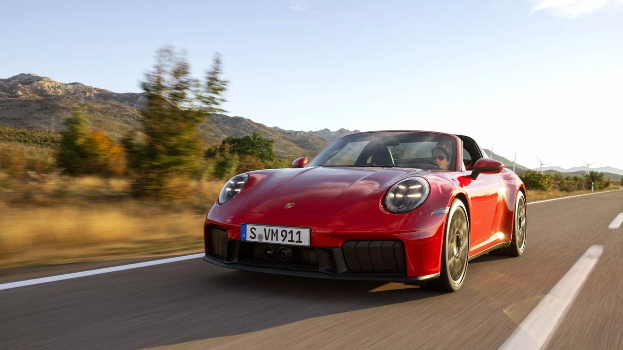 Hibridni Porsche 911 se zdi nočna mora za predelovalce