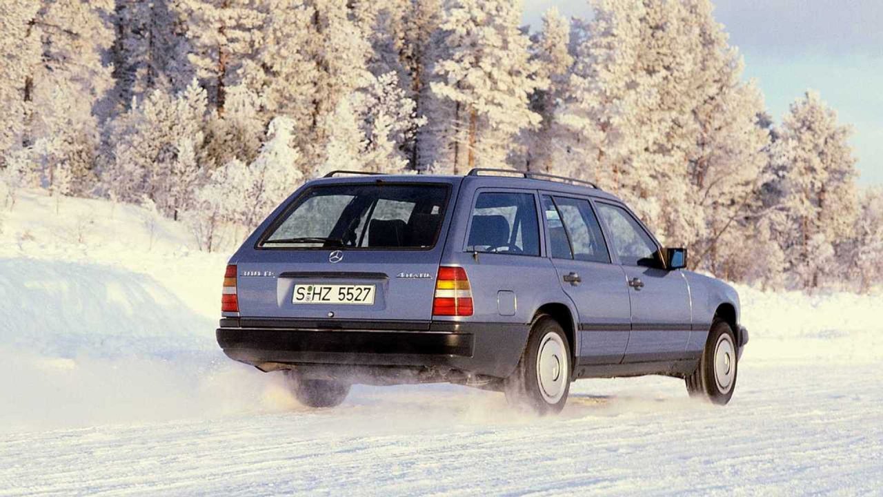 Vozili so jo poslovneži, plejboji, taksisti, reševalci in pogrebci