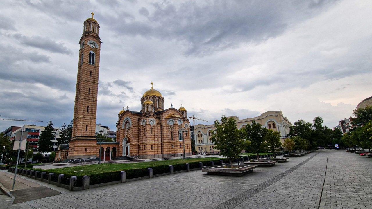 Banjaluško katedralo Kristusa rešitelja so zgradili pred vsega dvajsetimi leti, a po načrtih iz leta 1929.