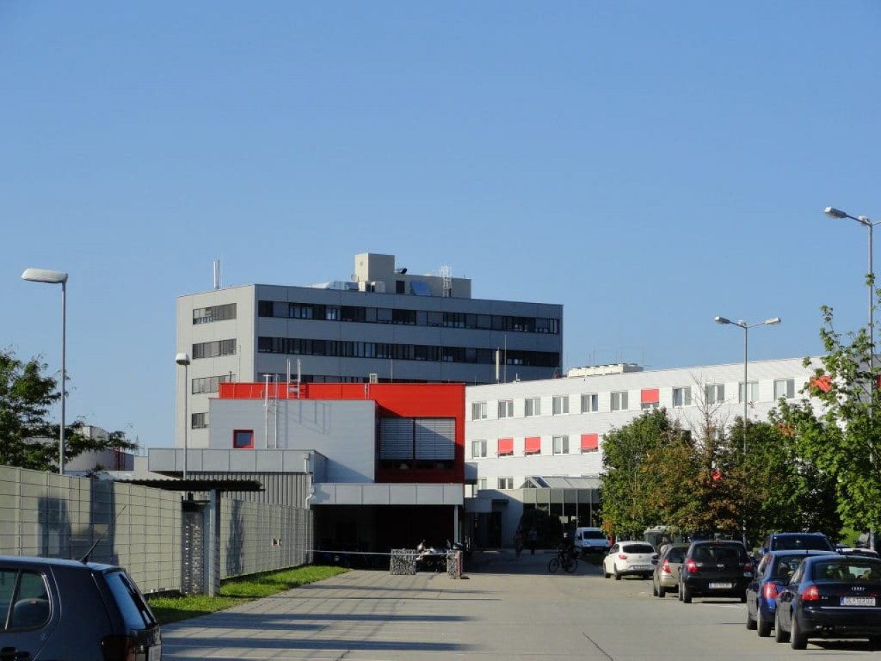 Magna napoveduje val odpuščanj Magna napoveduje val odpuščanj