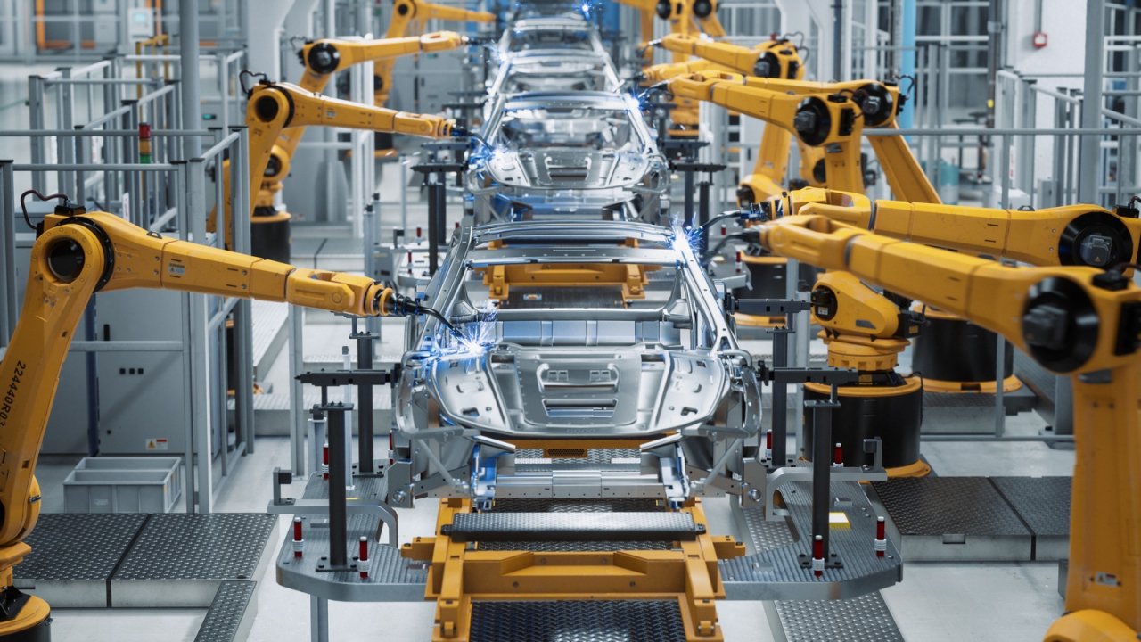 Ogrožena polovica delovnih mest v avtomobilski industriji Ogrožena polovica delovnih mest v avtomobilski industriji