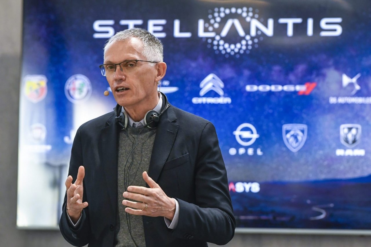 Stellantis išče novega izvršnega direktorja Stellantis išče novega izvršnega direktorja