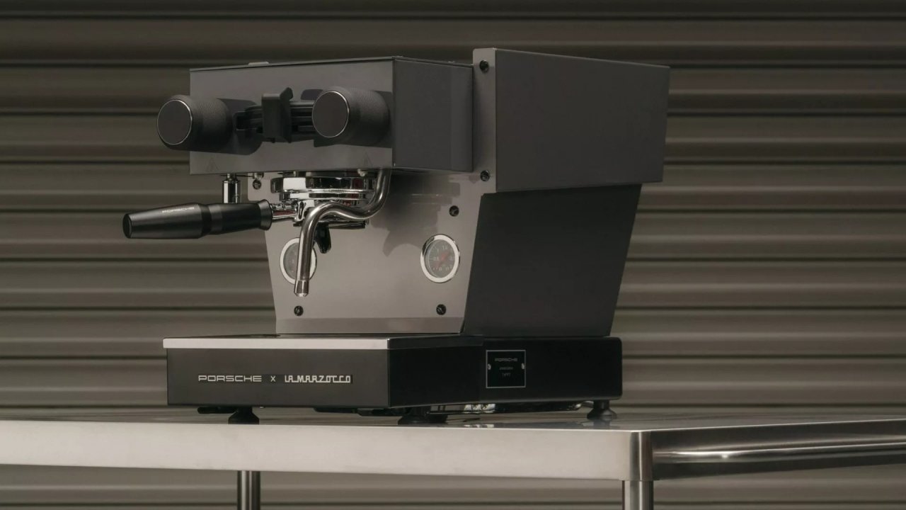 Espresso iz Porschejevega aparata za sedem jurjev Espresso iz Porschejevega aparata za sedem jurjev