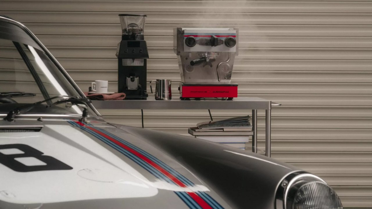 Espresso iz Porschejevega aparata za sedem jurjev Espresso iz Porschejevega aparata za sedem jurjev