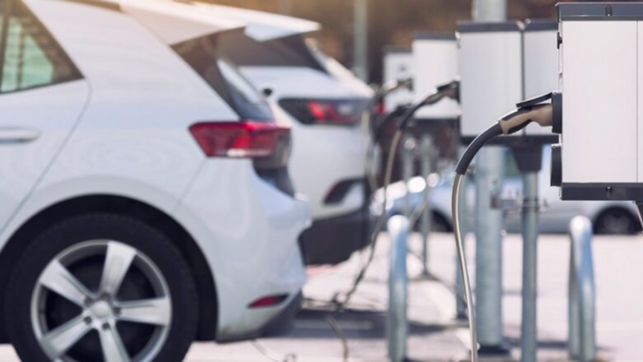Predlagana znatna spodbuda za nakup električnega avta Predlagana znatna spodbuda za nakup električnega avta