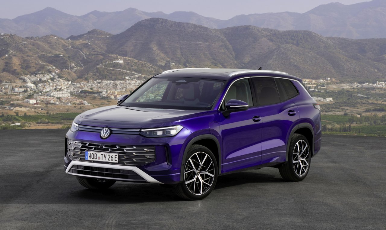 Večji SUV za razred vmes Večji SUV za razred vmes