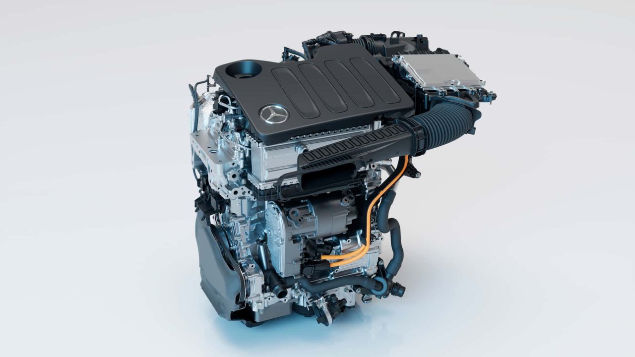 Mercedes CLA kot električar ali hibrid Mercedes CLA kot električar ali hibrid