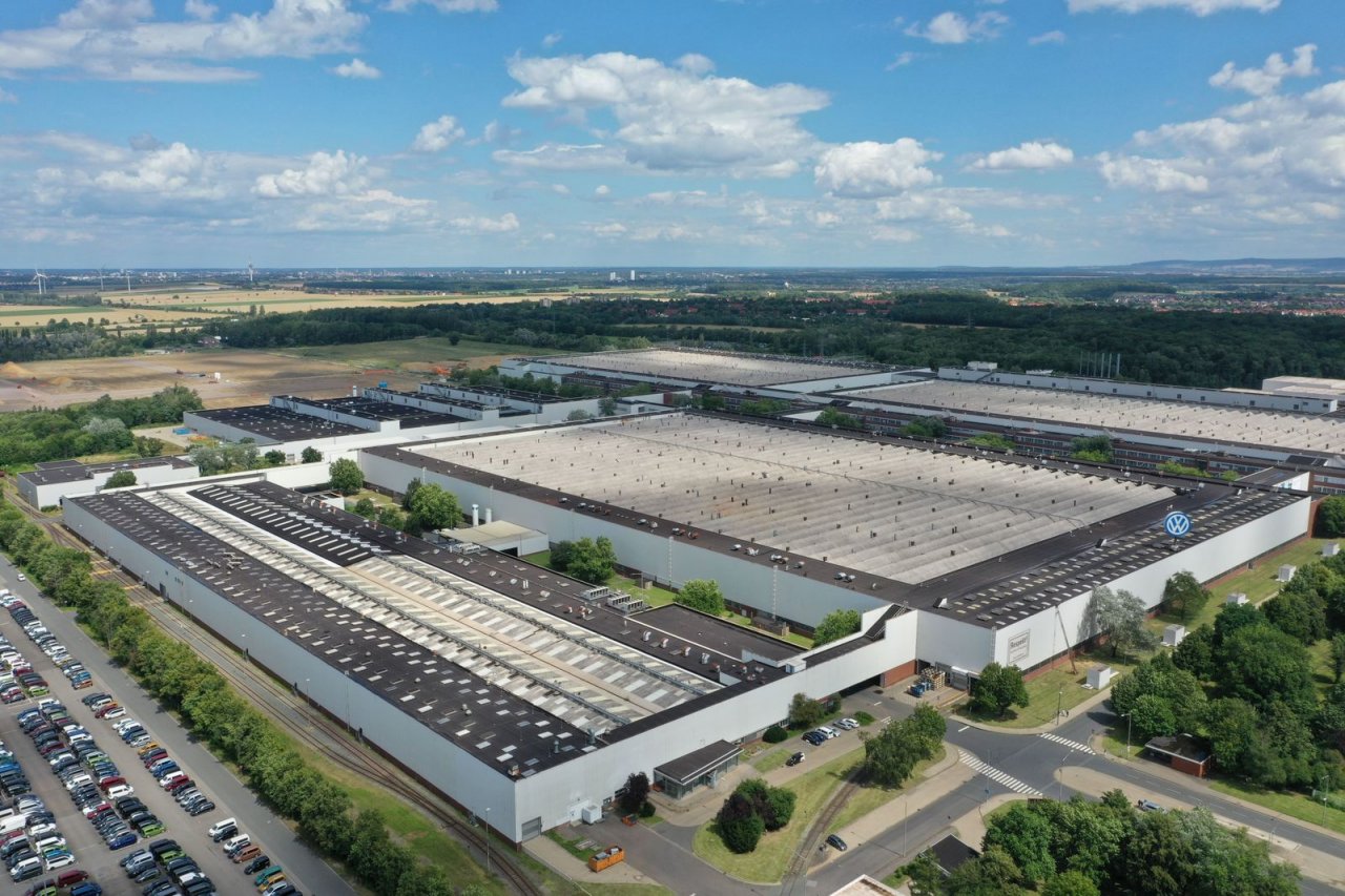 VW z veliko rastjo prodaje, Stellantis z velikim upadom VW z veliko rastjo prodaje, Stellantis z velikim upadom