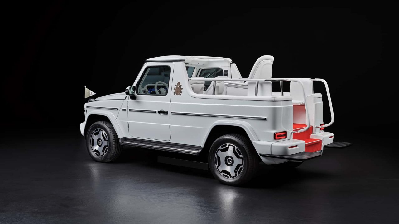 Električni Mercedes G za prvega moža Vatikana Električni Mercedes G za prvega moža Vatikana