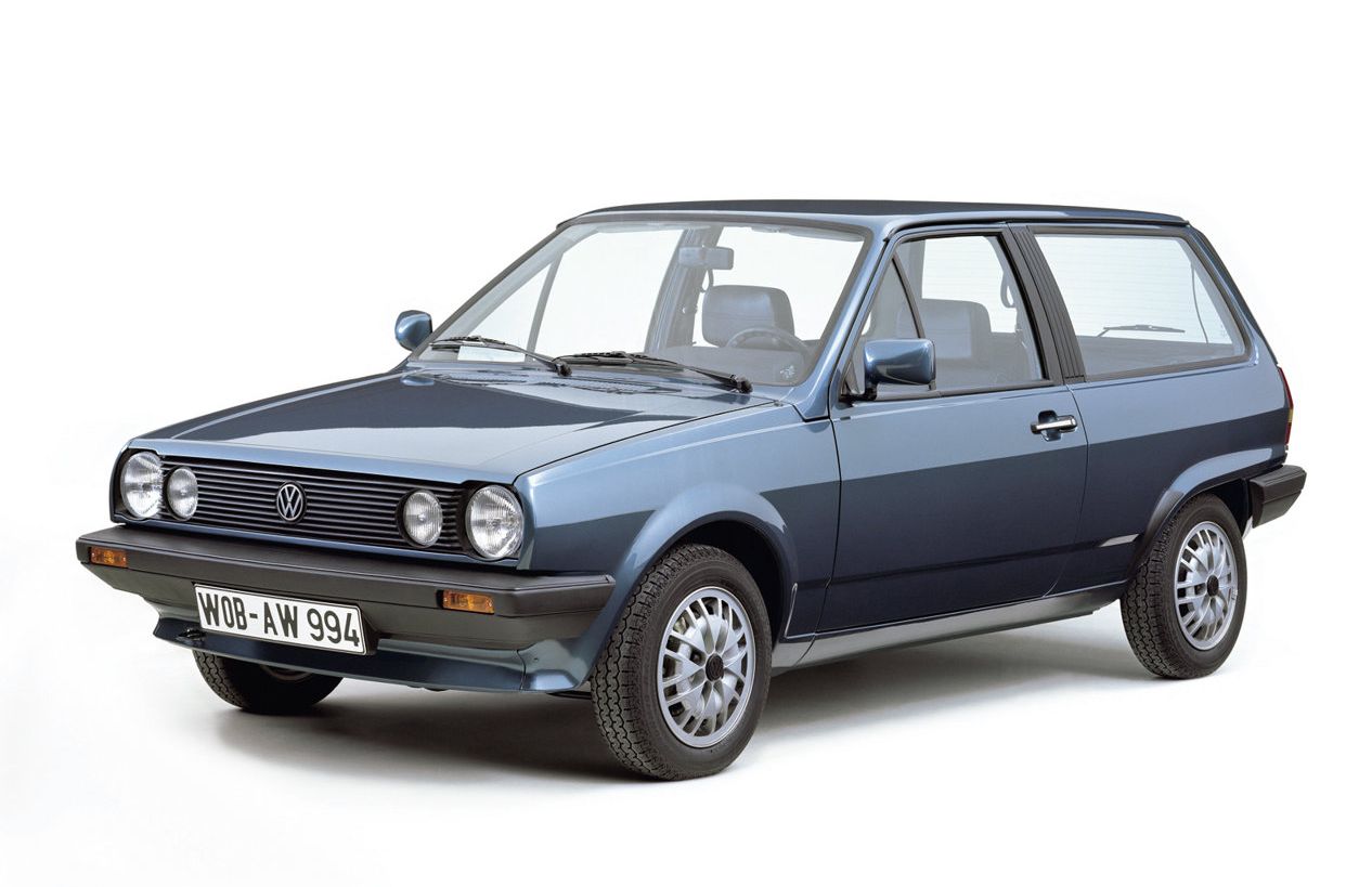 Polo druge generacije z odsekanim zadkom, ki je bil neke vrste karavan.