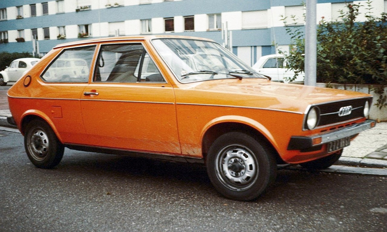 Audi 50, iz katerega so klonirali Pola, je živel le štiri leta. Mali avti niso bili pri tej znamki priljubljeni ne takrat, ne danes. Filozofija Audija kot premium znamke pač ni pisana na kožo poceni vstopnim modelom.