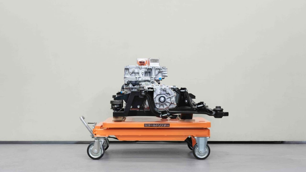 Legendarni Nissan GT-R R32 na baterije