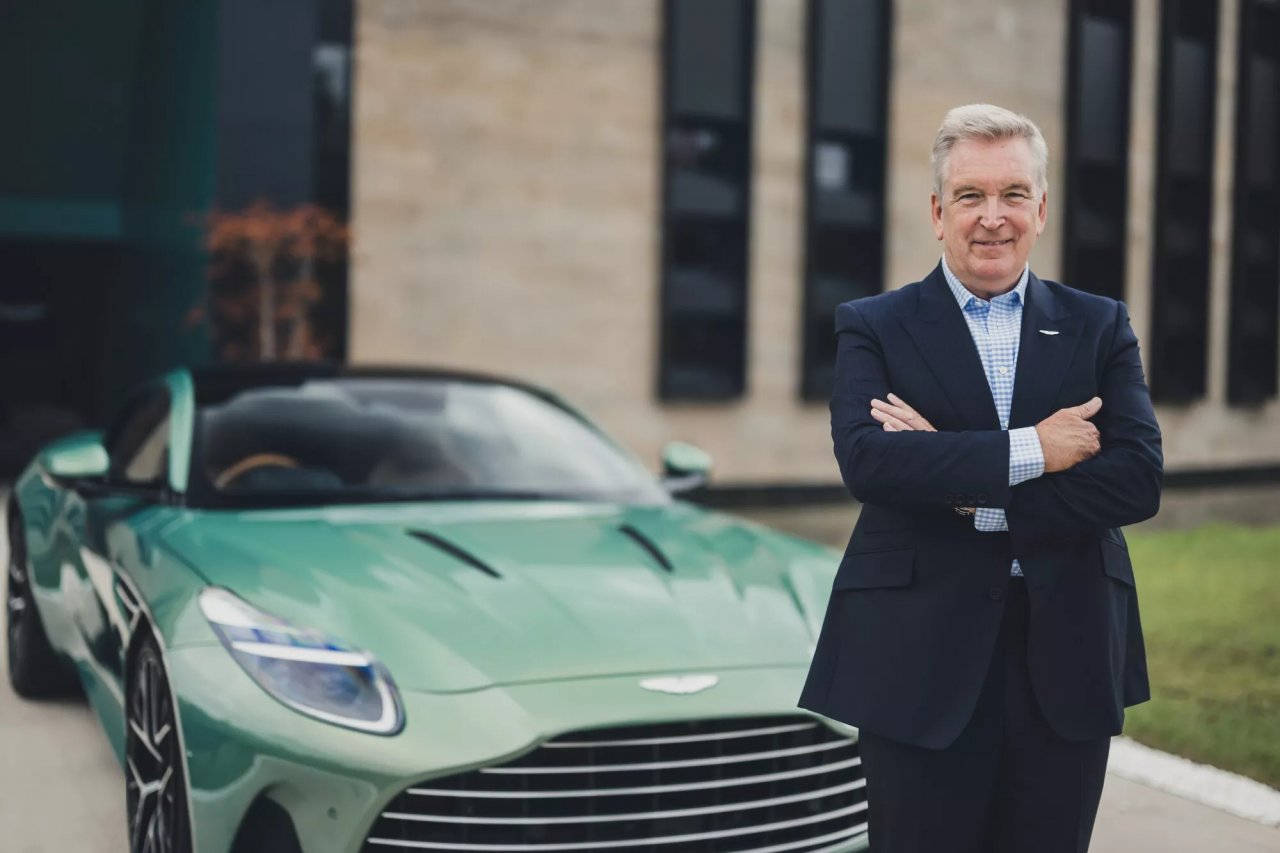 Aston Martin potrebuje več modelov z ročnimi menjalniki Aston Martin potrebuje več modelov z ročnimi menjalniki