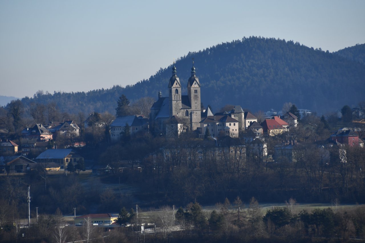 Gospa Sveta nad Gosposvetskim poljem, severno od Celovca, del Krške škofije, v prezidani podobi, in center, od koder se je začel drugi val pokristjanjevanja Slovencev.
