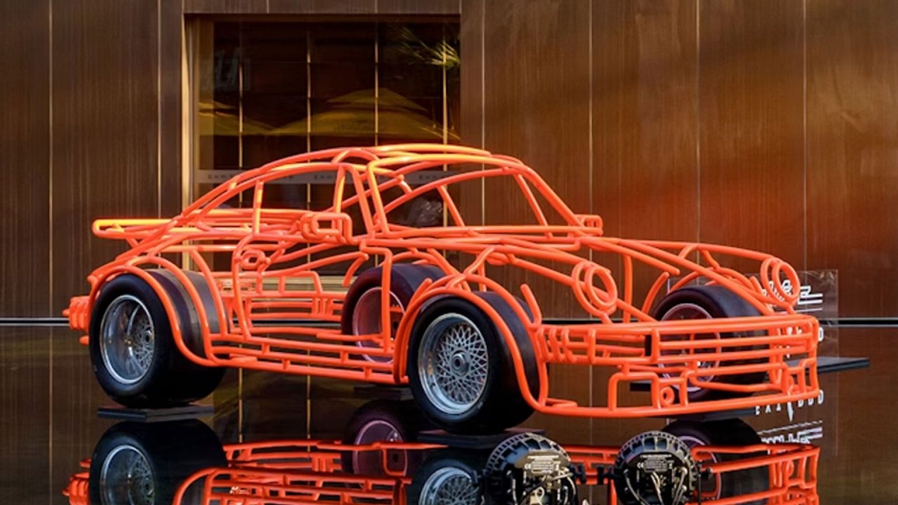 Skupltura Porscheja prodana za trikratno ceno pravega avtomobila Skupltura Porscheja prodana za trikratno ceno pravega avtomobila