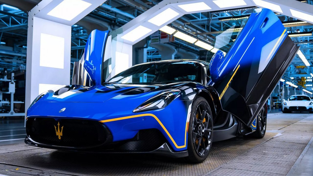 Stellantis Maseratiju »izklopil elektriko« Stellantis Maseratiju »izklopil elektriko«
