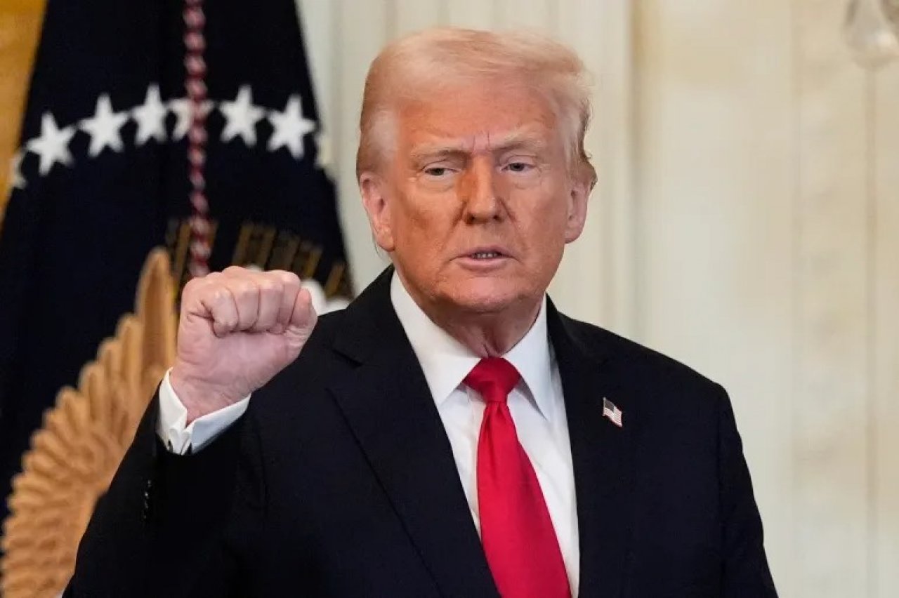 Trumpove 25-odstotne carine začnejo veljati 2. aprila Trumpove 25-odstotne carine začnejo veljati 2. aprila