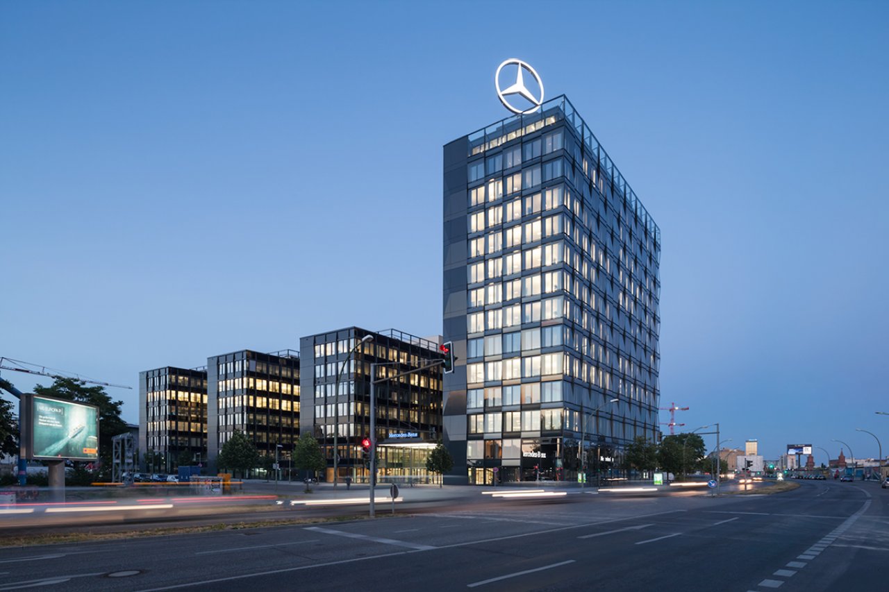 Za prostovoljni odhod bo Mercedes-Benz izplačal visoke odpravnine Za prostovoljni odhod bo Mercedes-Benz izplačal visoke odpravnine