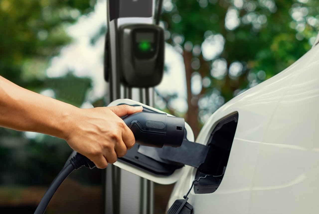Trend prodaje električnih avtomobilov se spreminja Trend prodaje električnih avtomobilov se spreminja