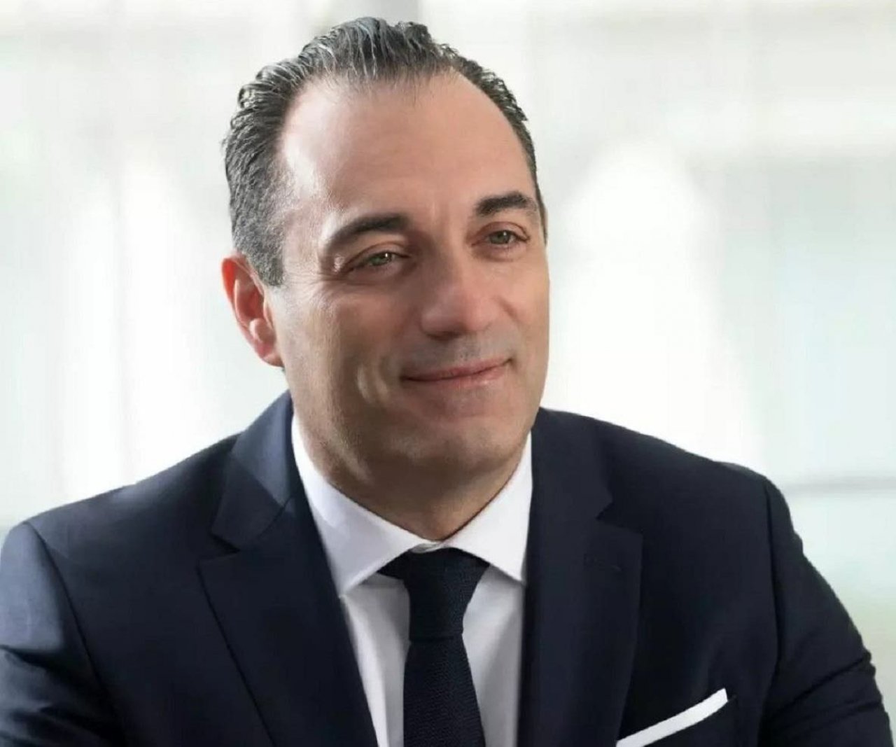 Krmilo Stellantisa bo po Tavaresu prevzel Antonio Filosa Krmilo Stellantisa bo po Tavaresu prevzel Antonio Filosa