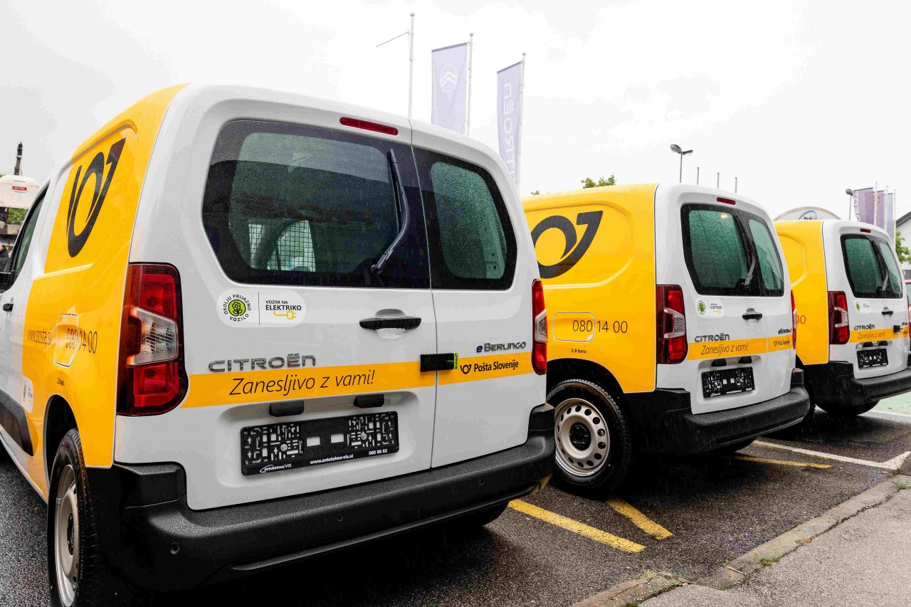Poštarji po novem pošiljke dostavljajo tudi z električnimi Citroeni Poštarji po novem pošiljke dostavljajo tudi z električnimi Citroeni