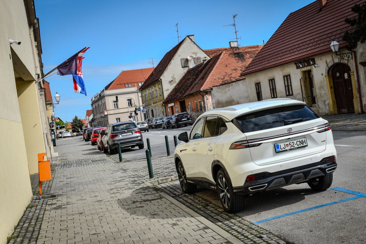 Do Varaždina so se podali z novim MG-jem HS, ki se je izkazal kot udoben potovalnik s tihim in uglajenim motorjem, ki pa ne sodi med najvarčnejše. 